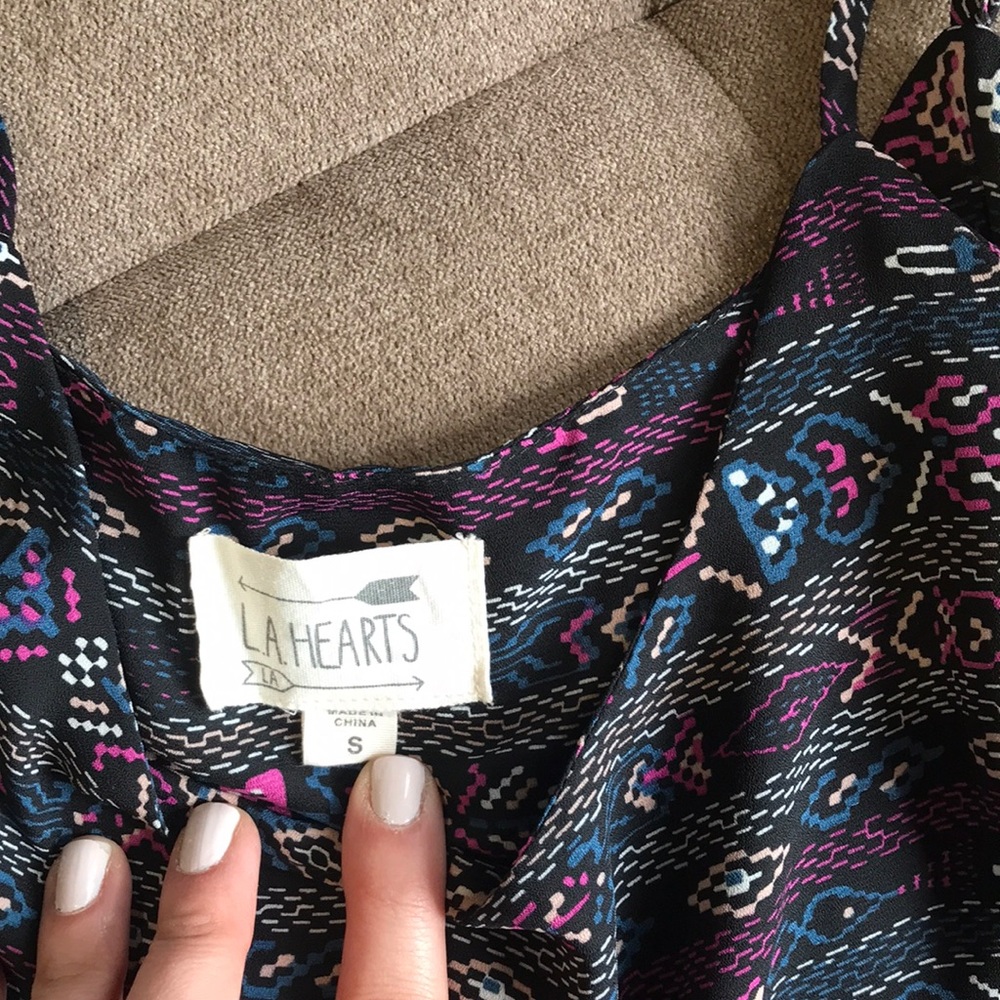 LA Hearts crop tank. Size Small. - Picture 2 of 3